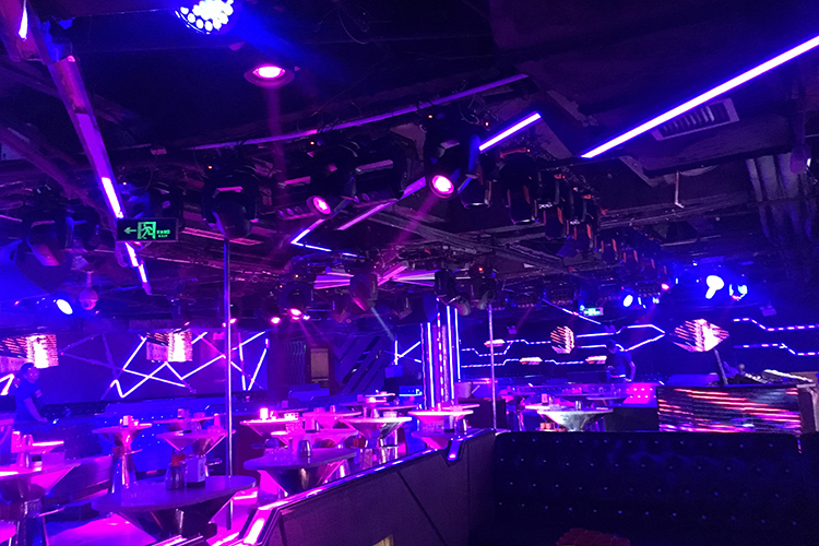 ˳�»���CLUB�ư�
