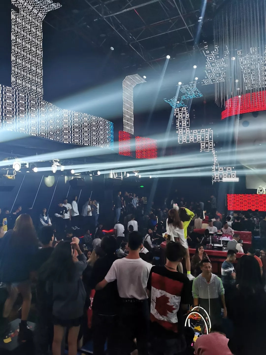����ƽ��edc CLUB
